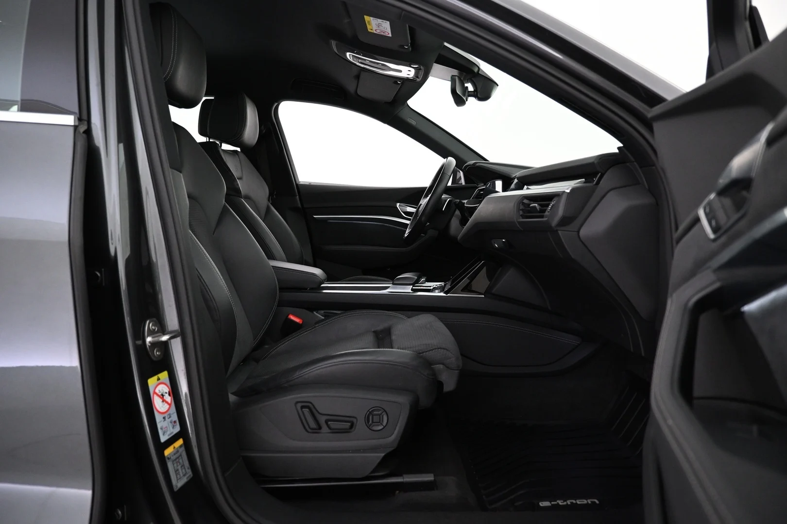 Car Image - 1FZeuwGLHClOuGovfRAln8