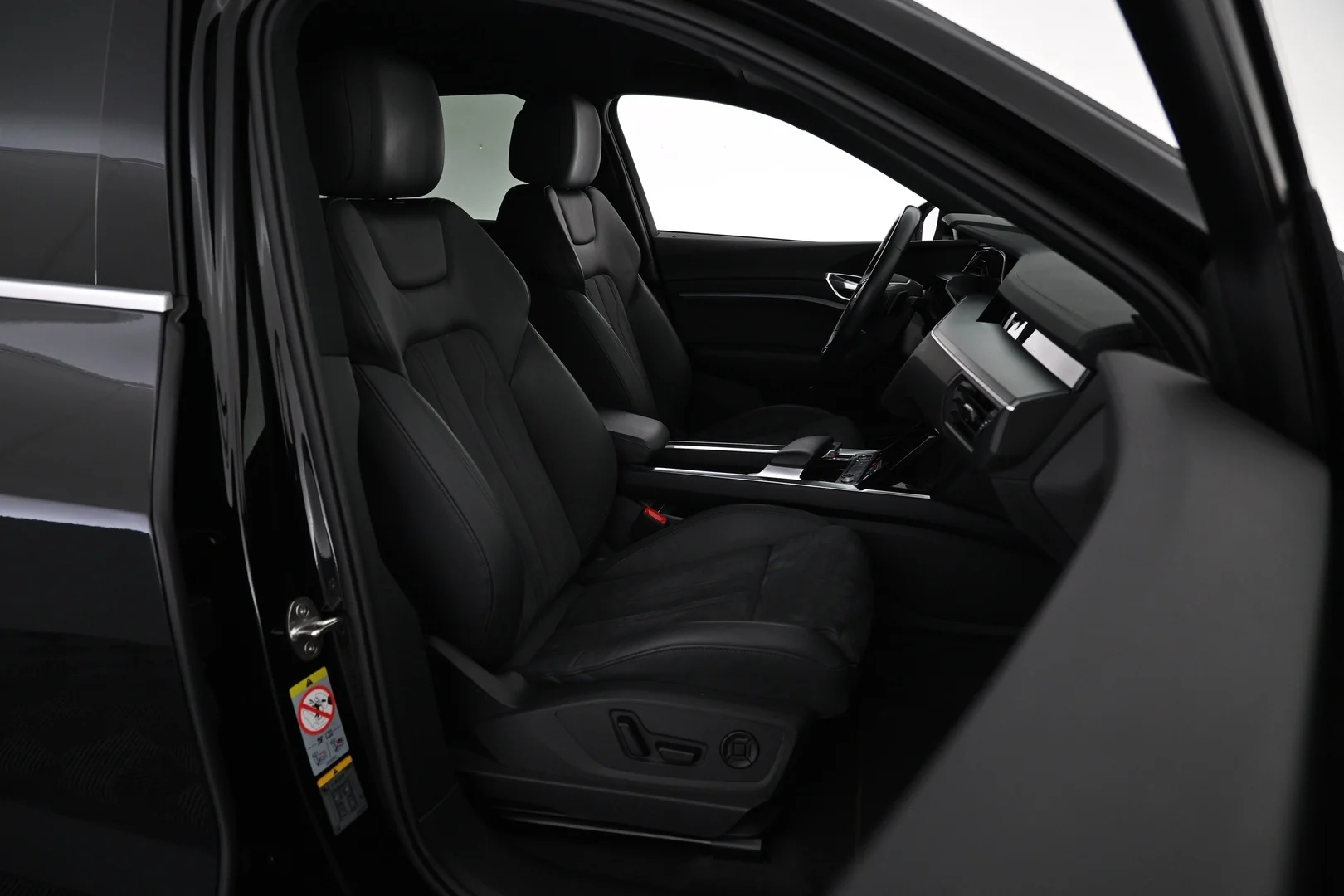 Car Image - 4y7MFHlHQiNX3nUFhfH0dl