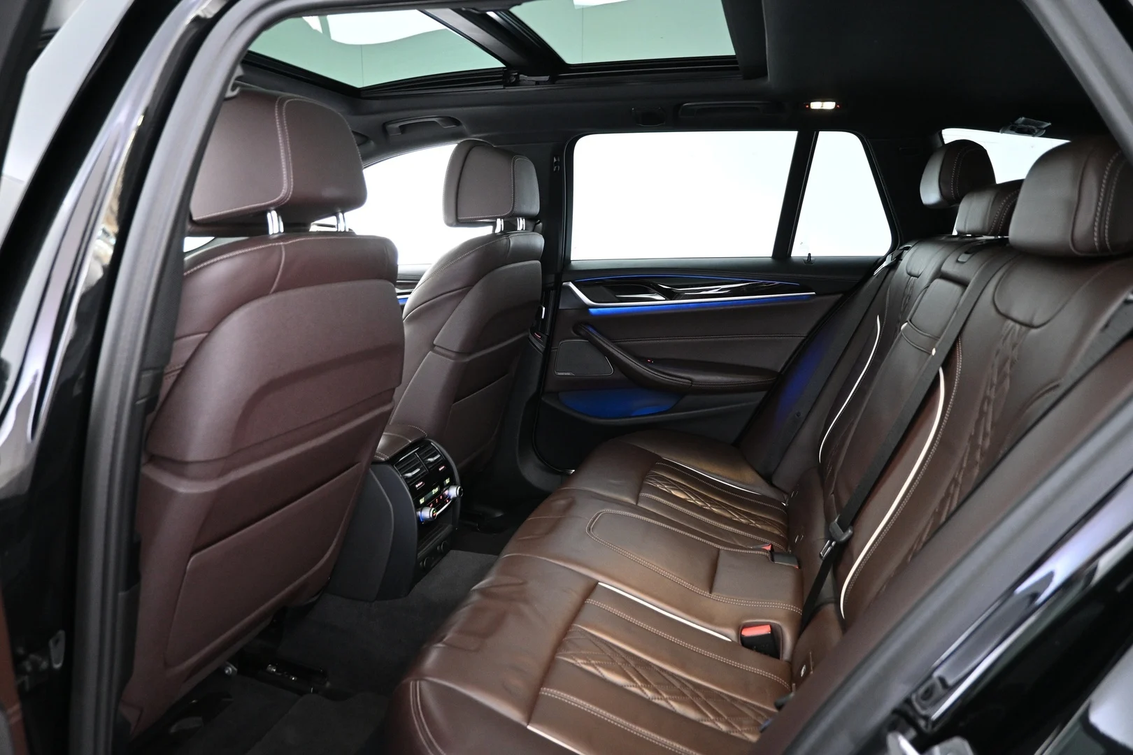 Car Image - lgc02tpkTCmyi2fPjtXDo