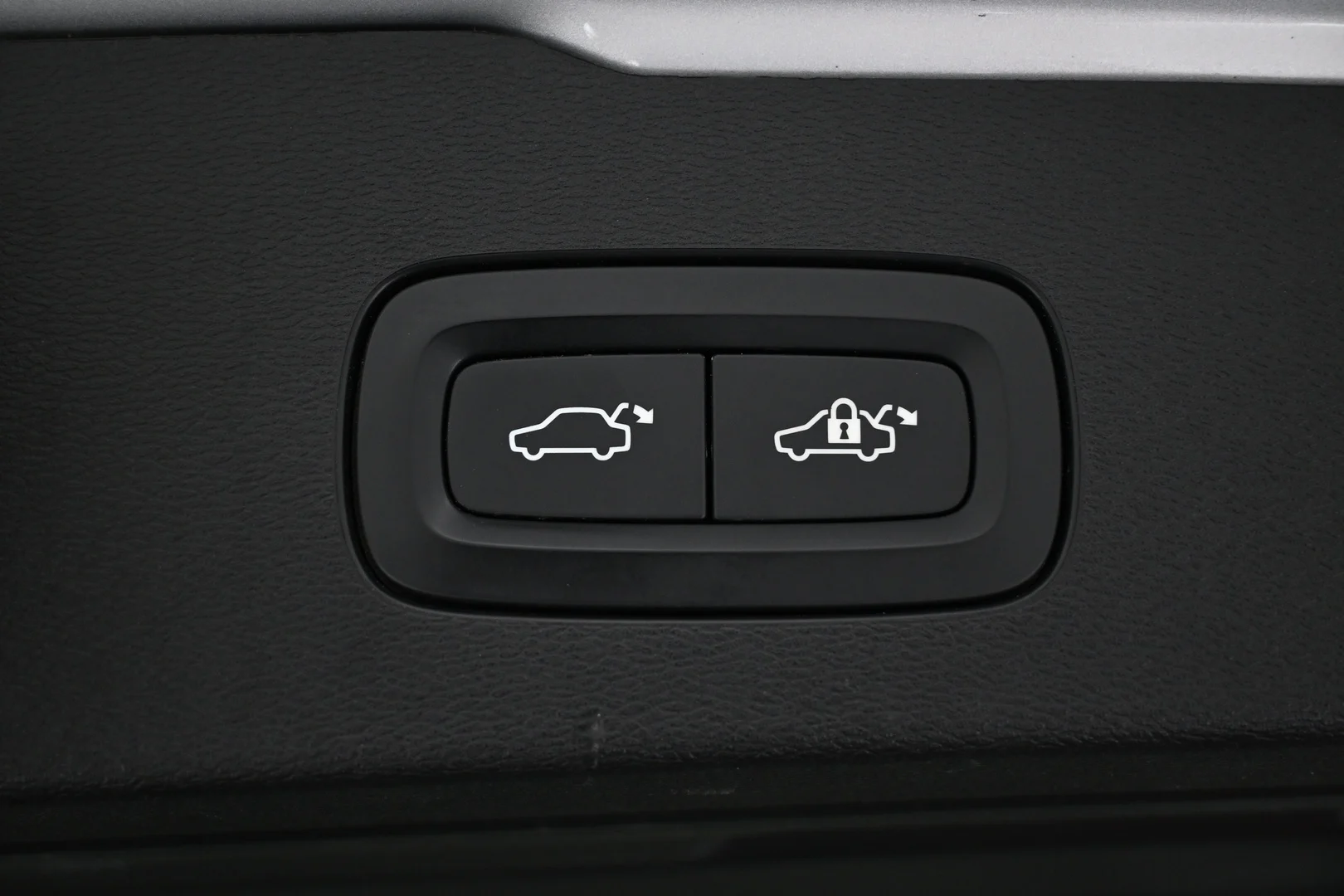 Car Image - 3Z2j8Vys54YQtg7iP6NgxU