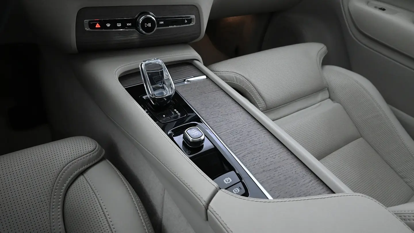 Car Image - 1uO82LuV8WuD8TvxIQ2VjJ