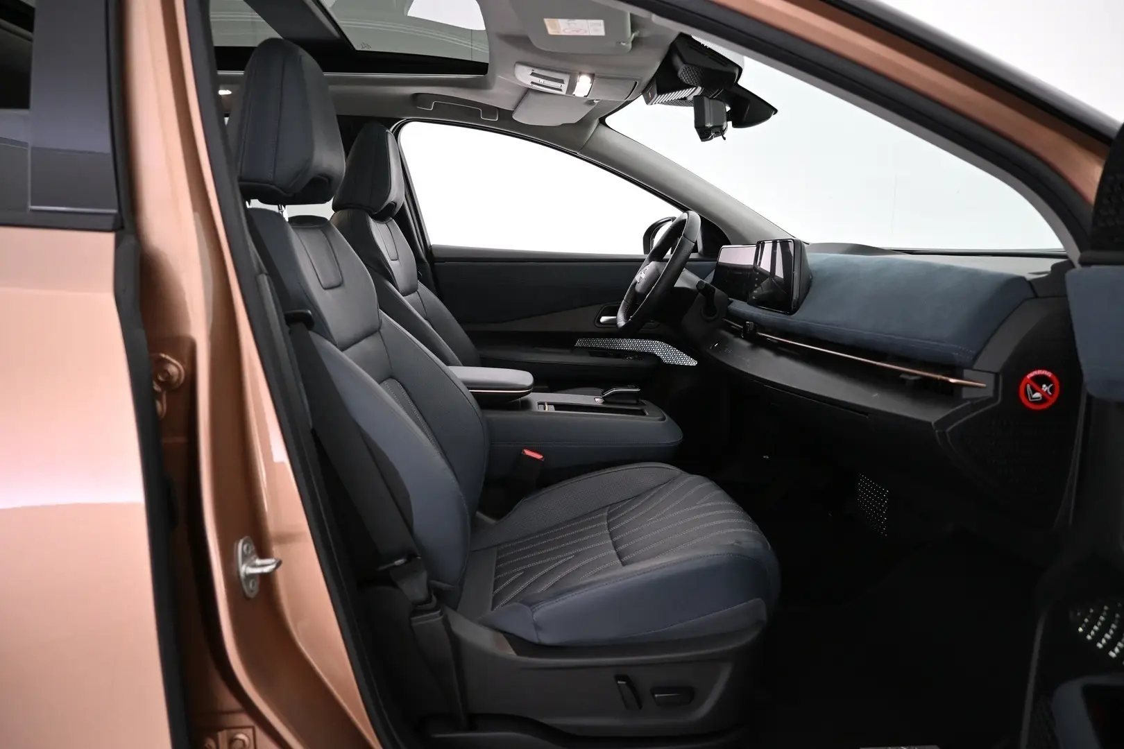 Car Image - DSB2fdyT2BrxXEZvxQY7N