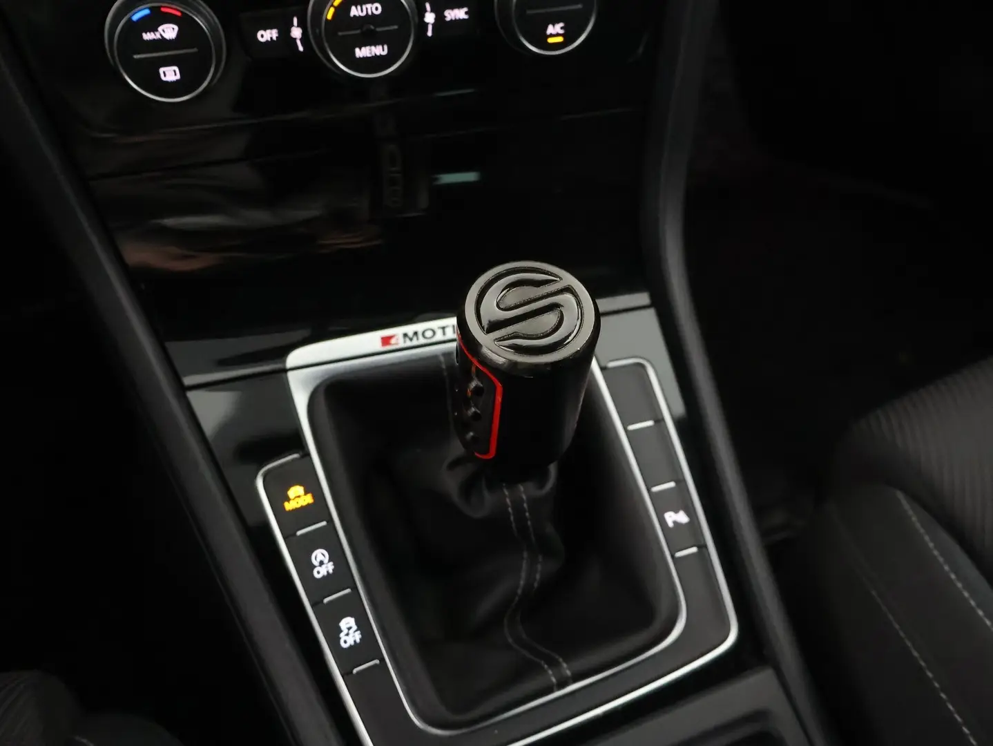 Car Image - gP1SHWCgqMOJ0Nd8zXWfX