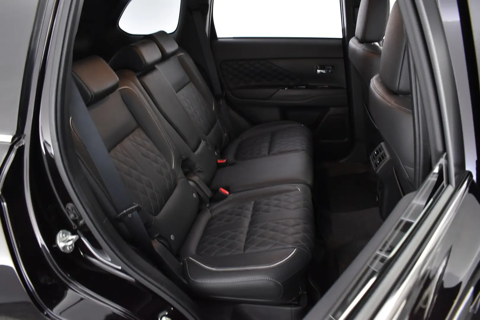 Car Image - 2b1e7xSCNIHoBlCJk9sUAz