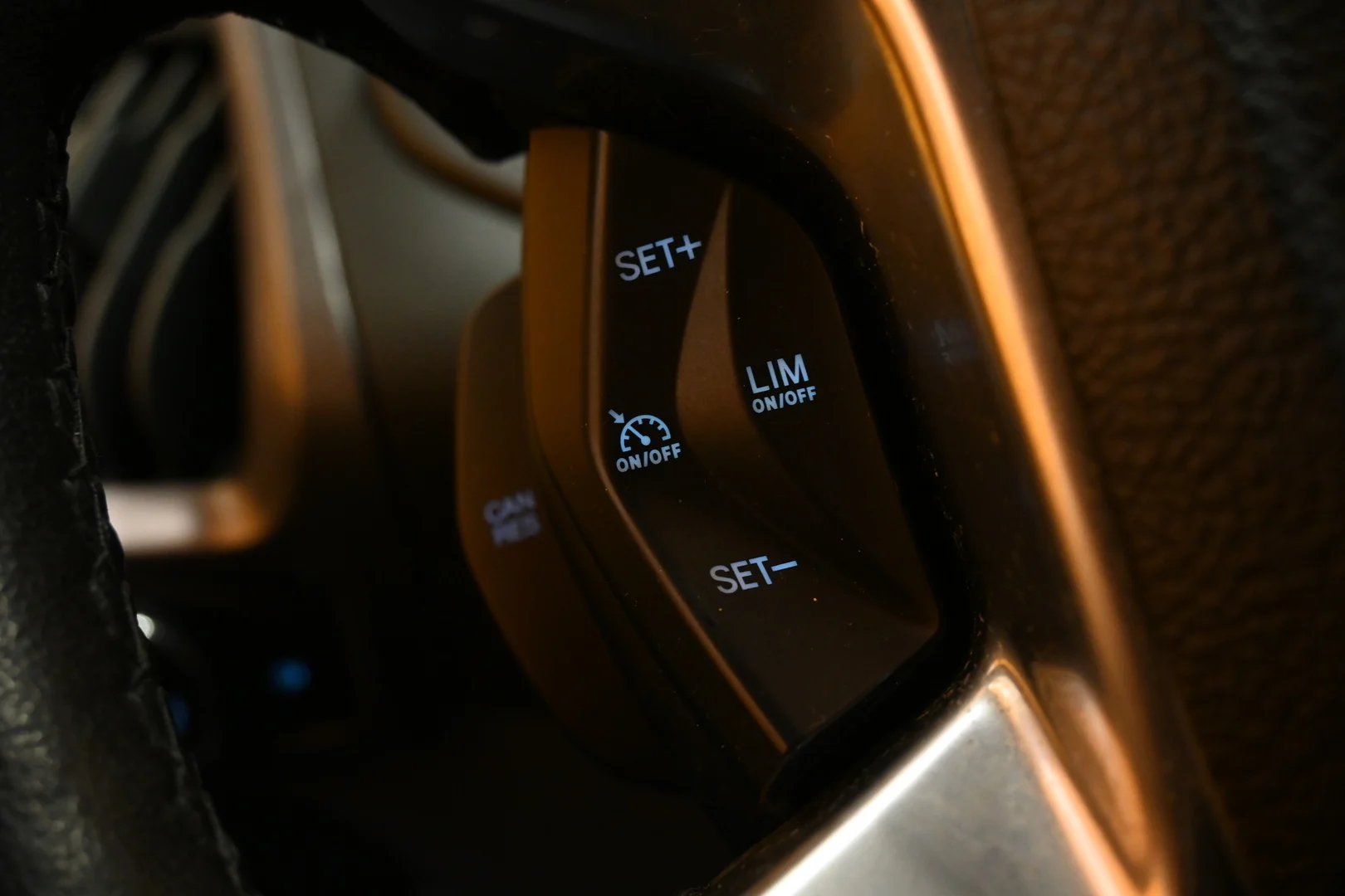 Car Image - 6PjcfuR6LS7WgExzchcFUE
