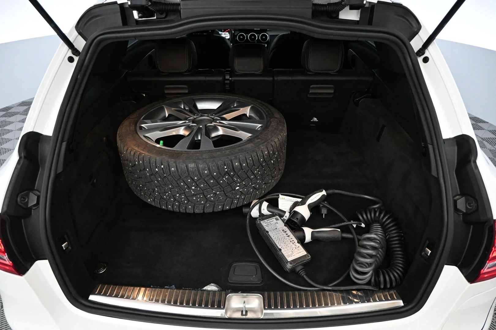 Car Image - 6NJMlG1Tj8acoyRpRGLJz0