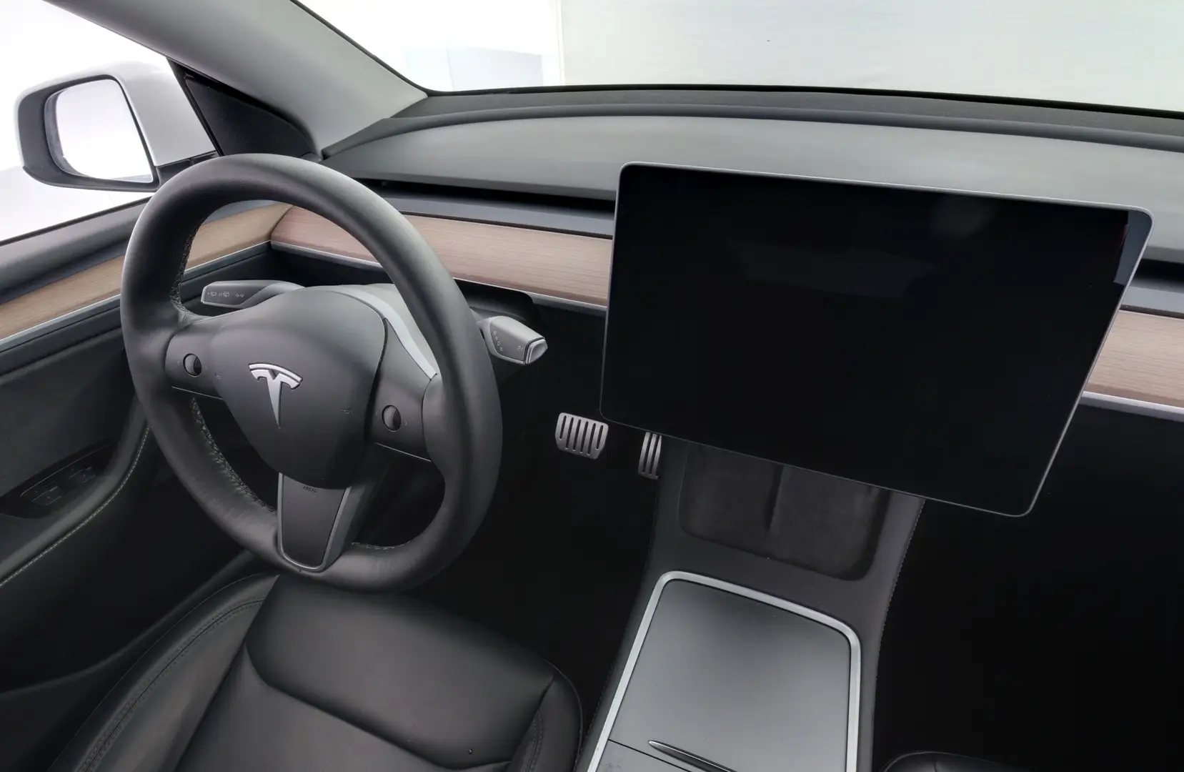 Car Image - 26QIHXxfAS2j7hhXYjdmwi