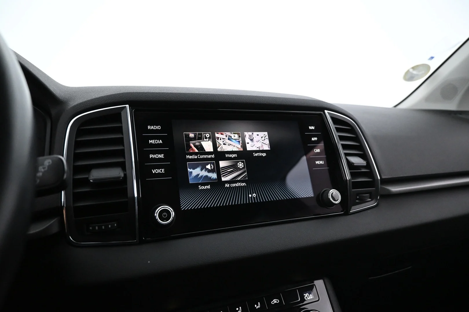 Car Image - 27ApwB9vBT6s1x1Sry2OyV