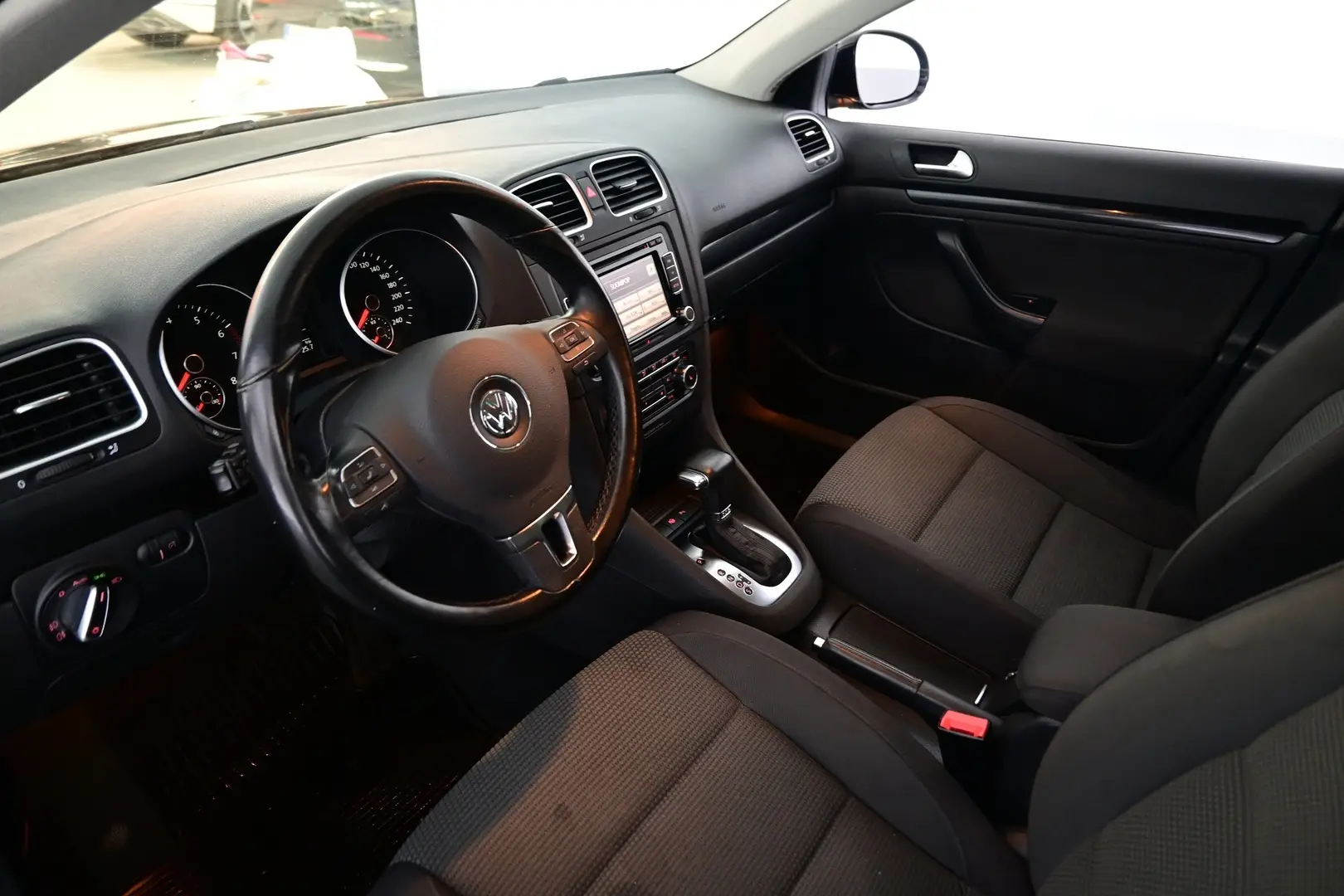 Car Image - 68T5PjglDj43dwq5Tocz7D