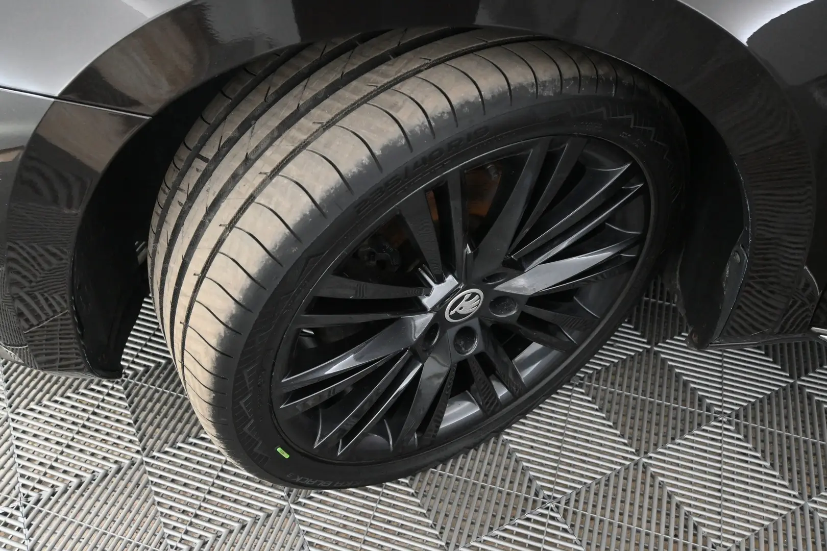 Car Image - 4PqUBEFuIqOX1wb4KdMMYB