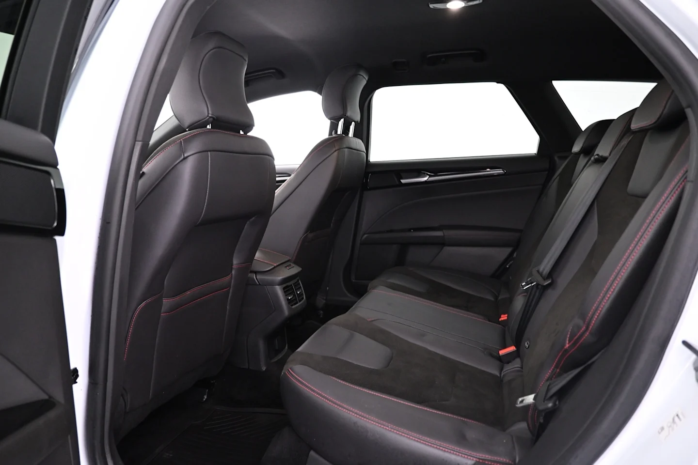 Car Image - 49o12kwdvmhAZfBPMptV7H
