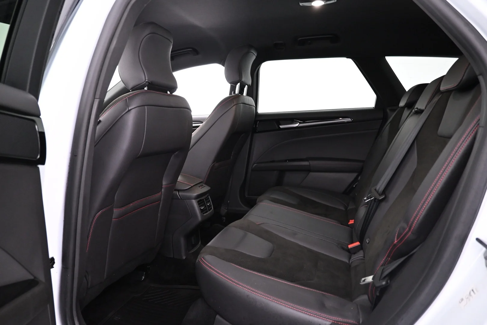 Car Image - 49o12kwdvmhAZfBPMptV7H