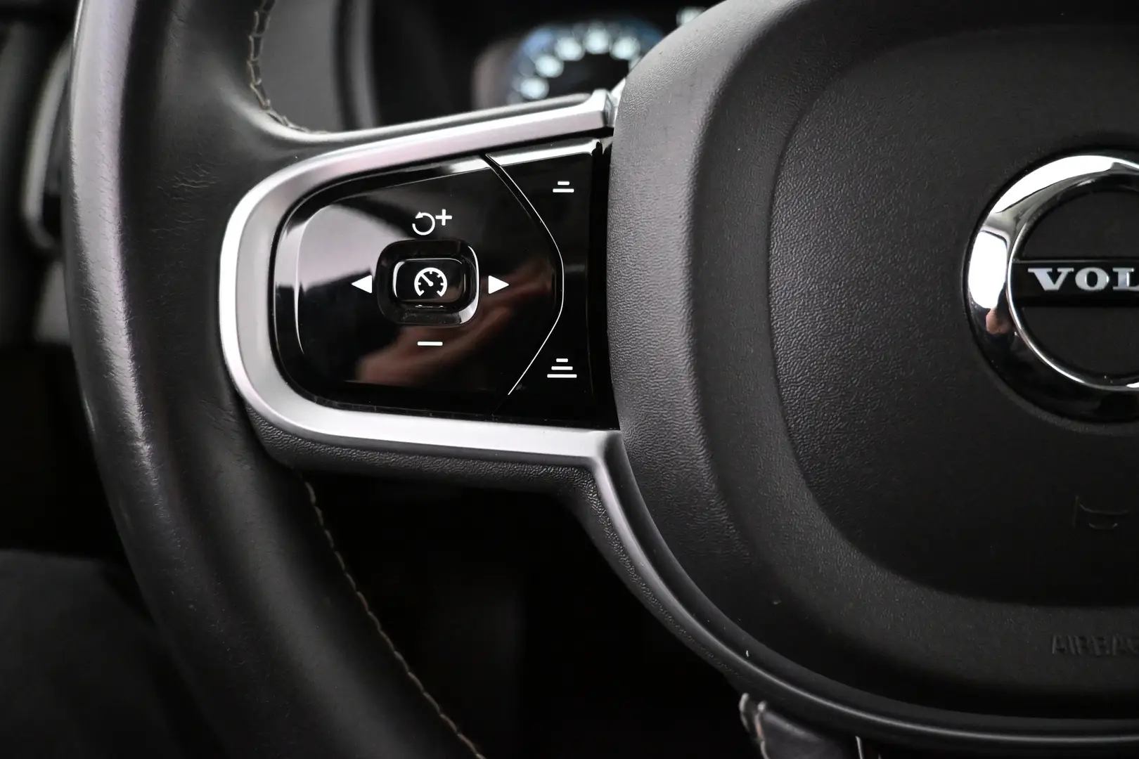 Car Image - 5xJdtLViyZMnSACuOc9XE2