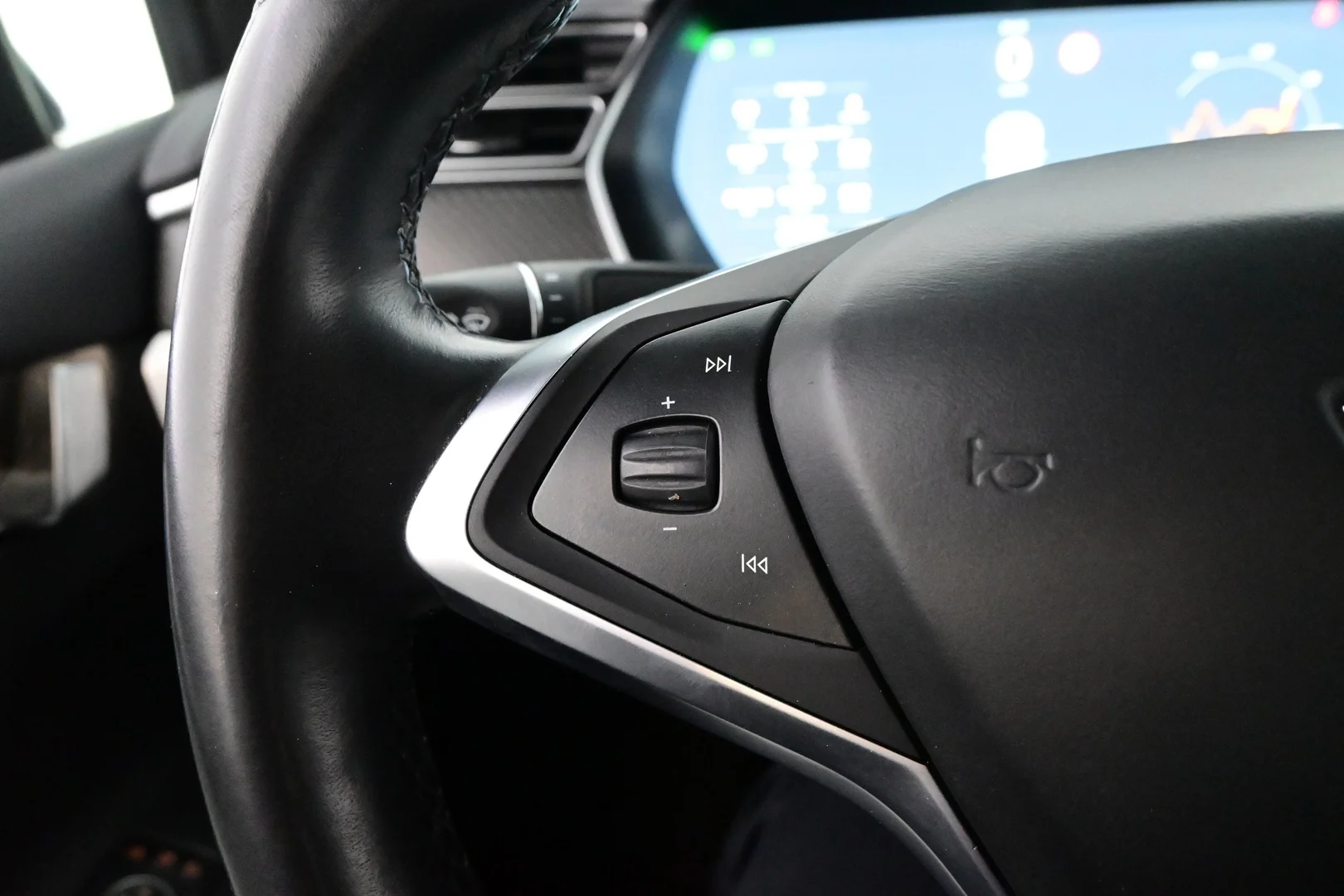 Car Image - 3dfietUaewlPtmt6iE2Ely