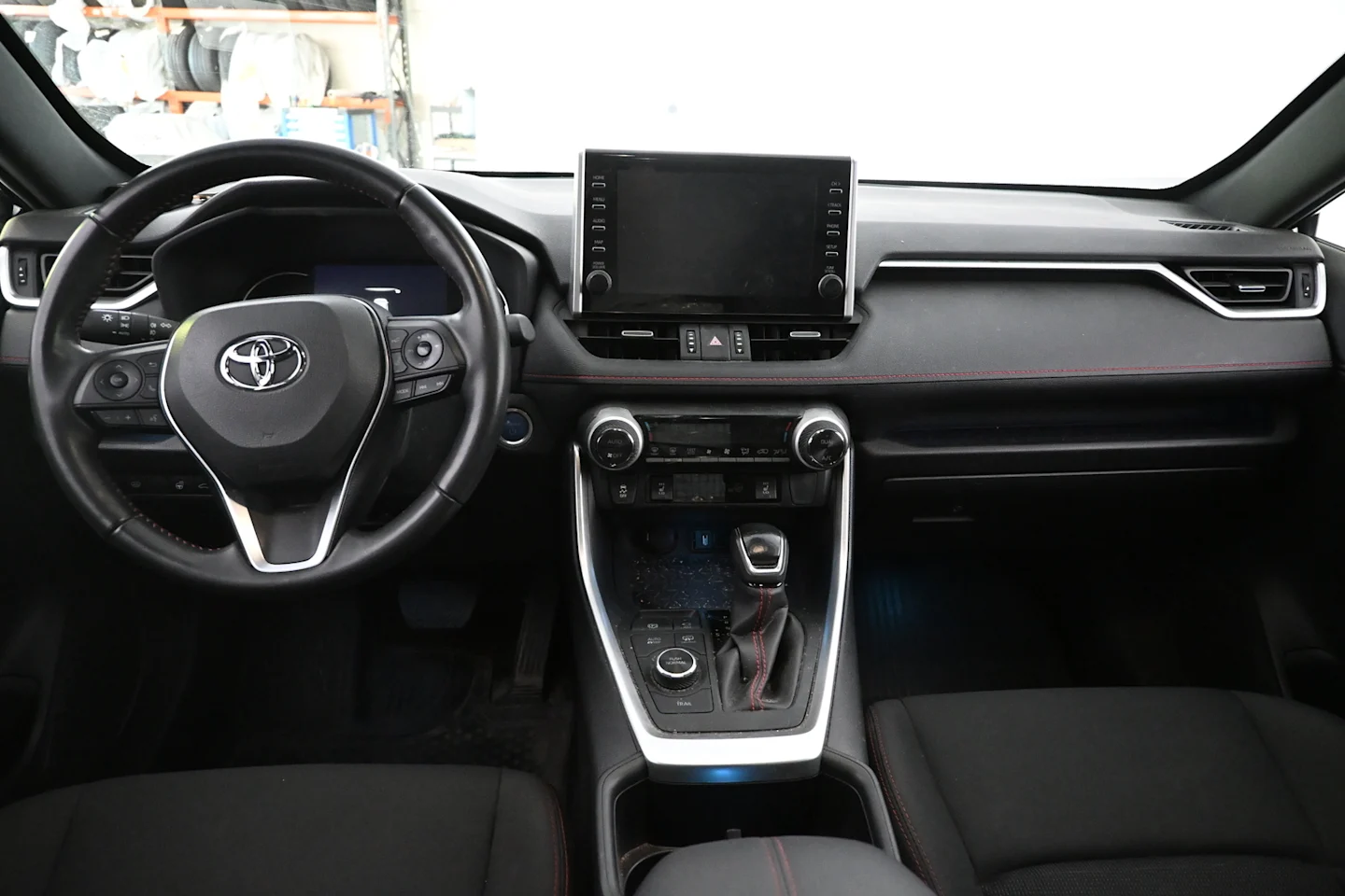 Car Image - 6QAGl71g3ixxJ0nXfUenLn