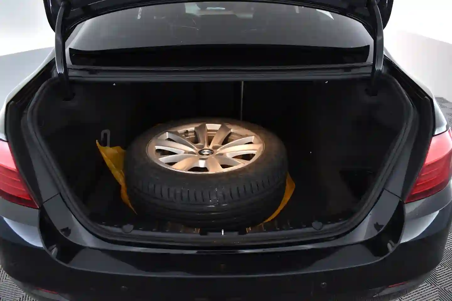 Car Image - 2CSWLuGJpfQDlxAVj6TGnY