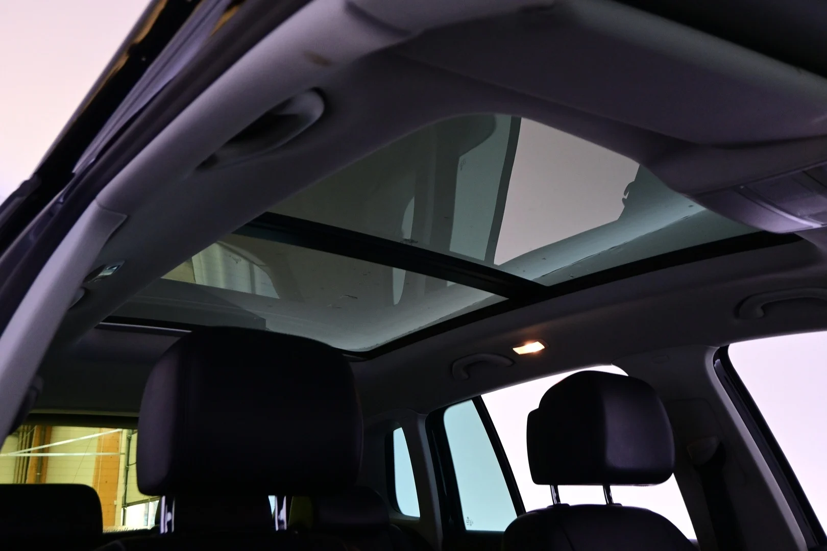 Car Image - Y6PVhPx4tZ4diMNYaqIQo