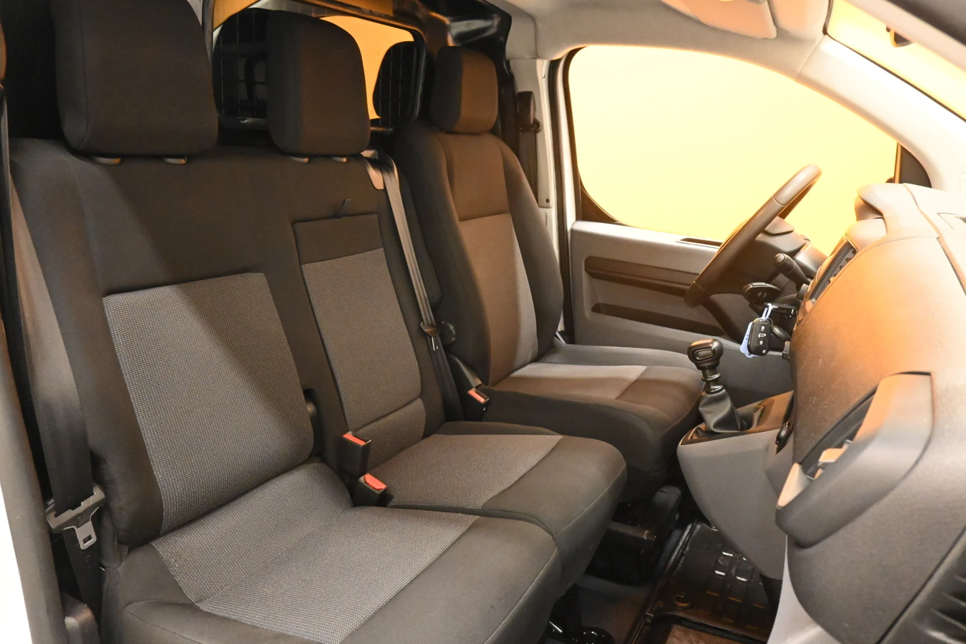 Car Image - 4XAQJJUFvXG1uoAoQndO8X