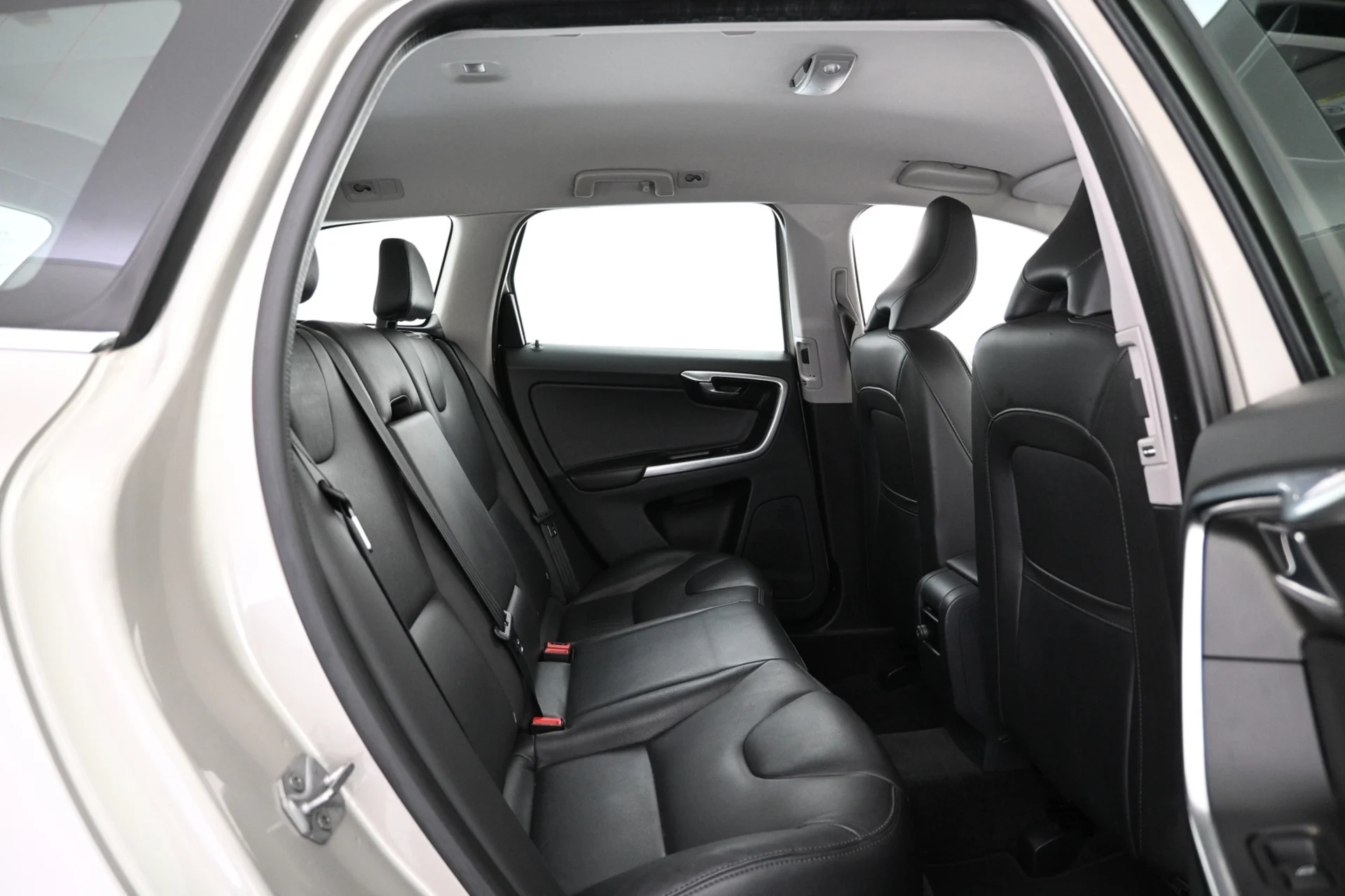 Car Image - 3CAUhooY5KnxC02QhsbC51