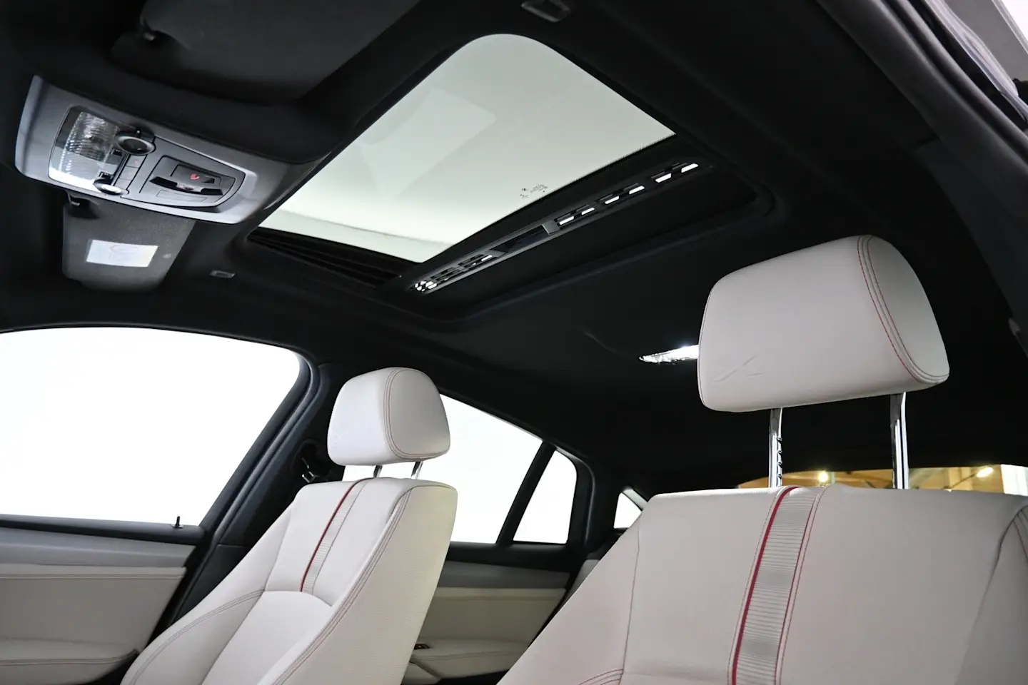 Car Image - 3cKf37M28dTio3kWO8YJrp