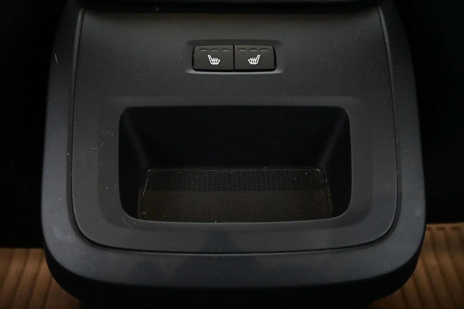 Car Image - 3RqW7m4l2ZwpscenQz5JVK