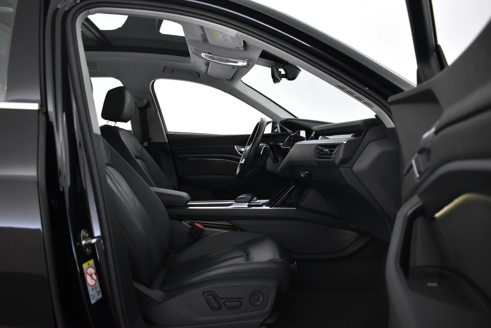 Car Image - 1vaa00vKcw284Ew8kzTZRw