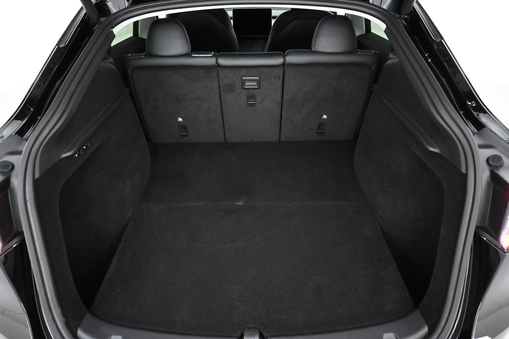 Car Image - YeU7dgEpor418BgxNPAI9