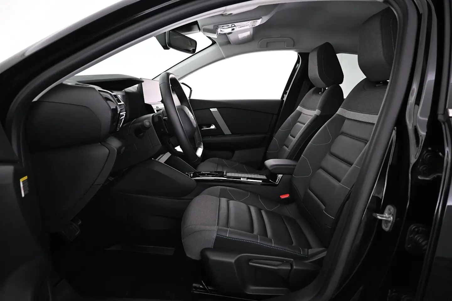 Car Image - F8gdf1eQfRfZ3XwGLguMB