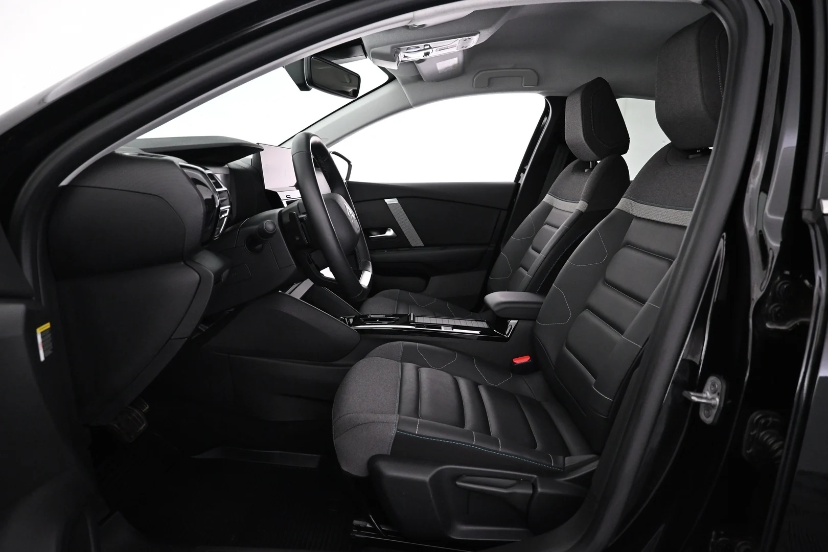 Car Image - F8gdf1eQfRfZ3XwGLguMB