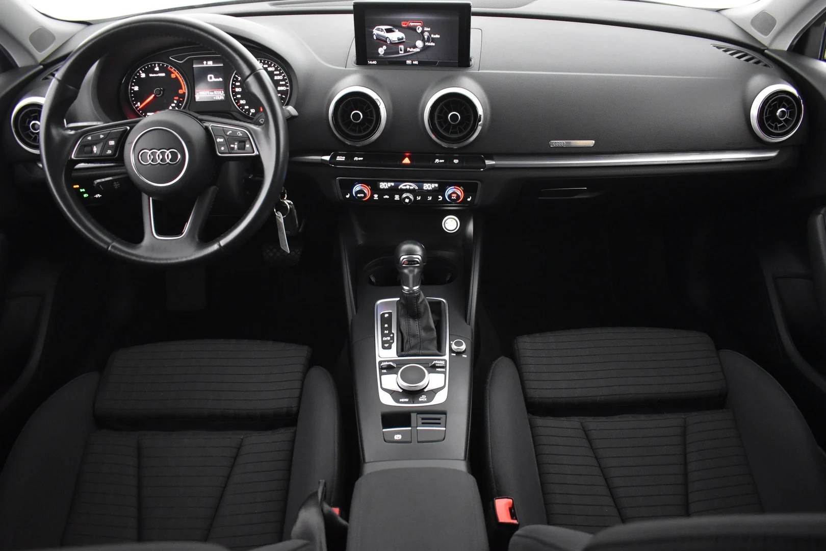 Car Image - neOXz5DDaQr2L7jPamqm9