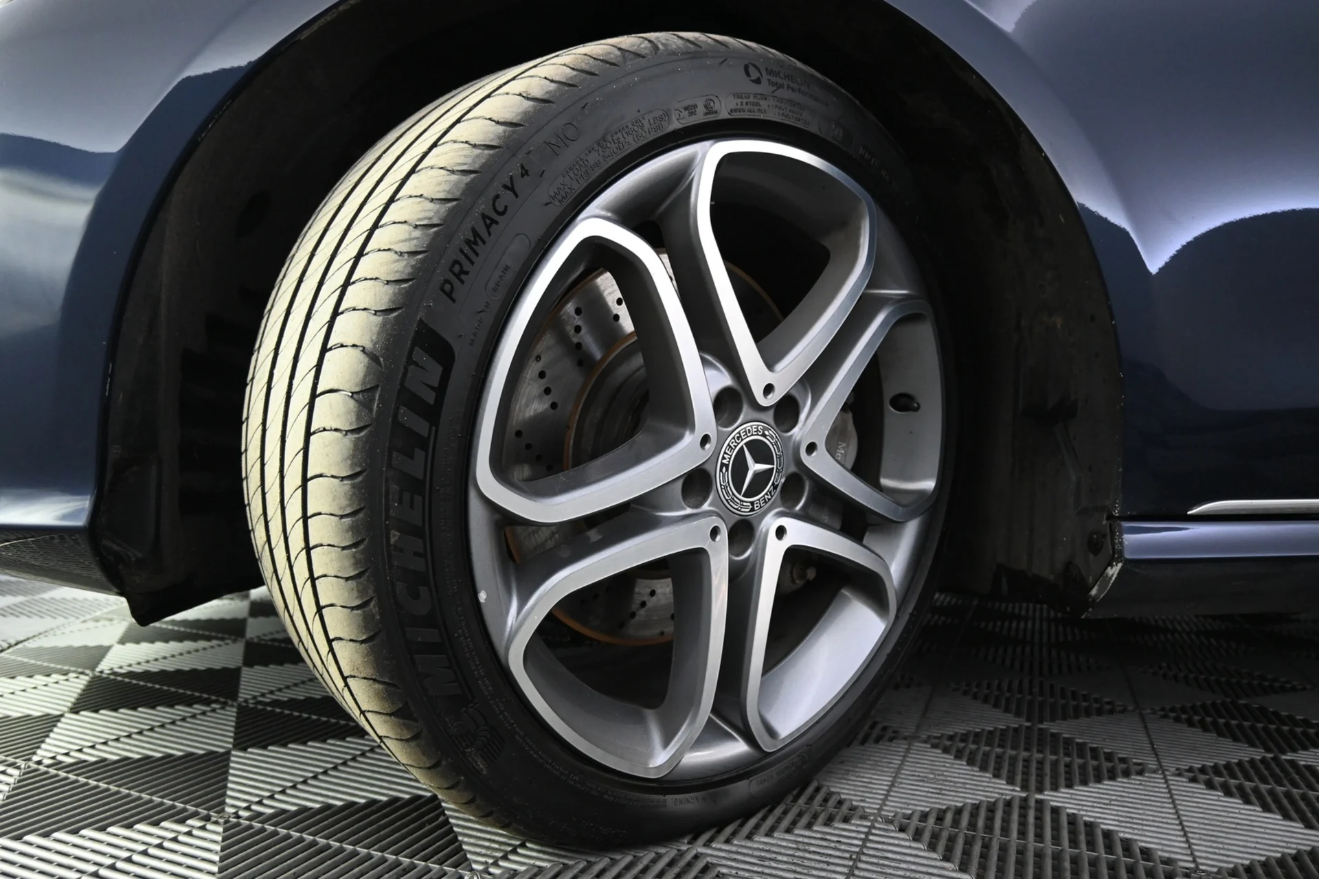 Car Image - 7fiaxOu3z0G1QMSdkim1NO