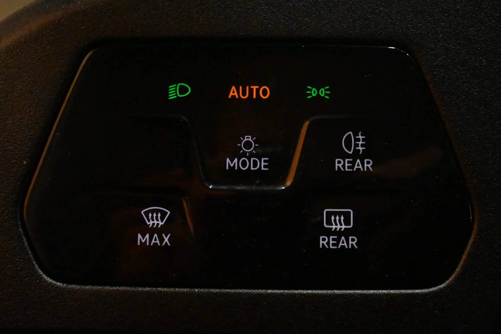 Car Image - 76w6dzZU7m9HYeGAnZNctA