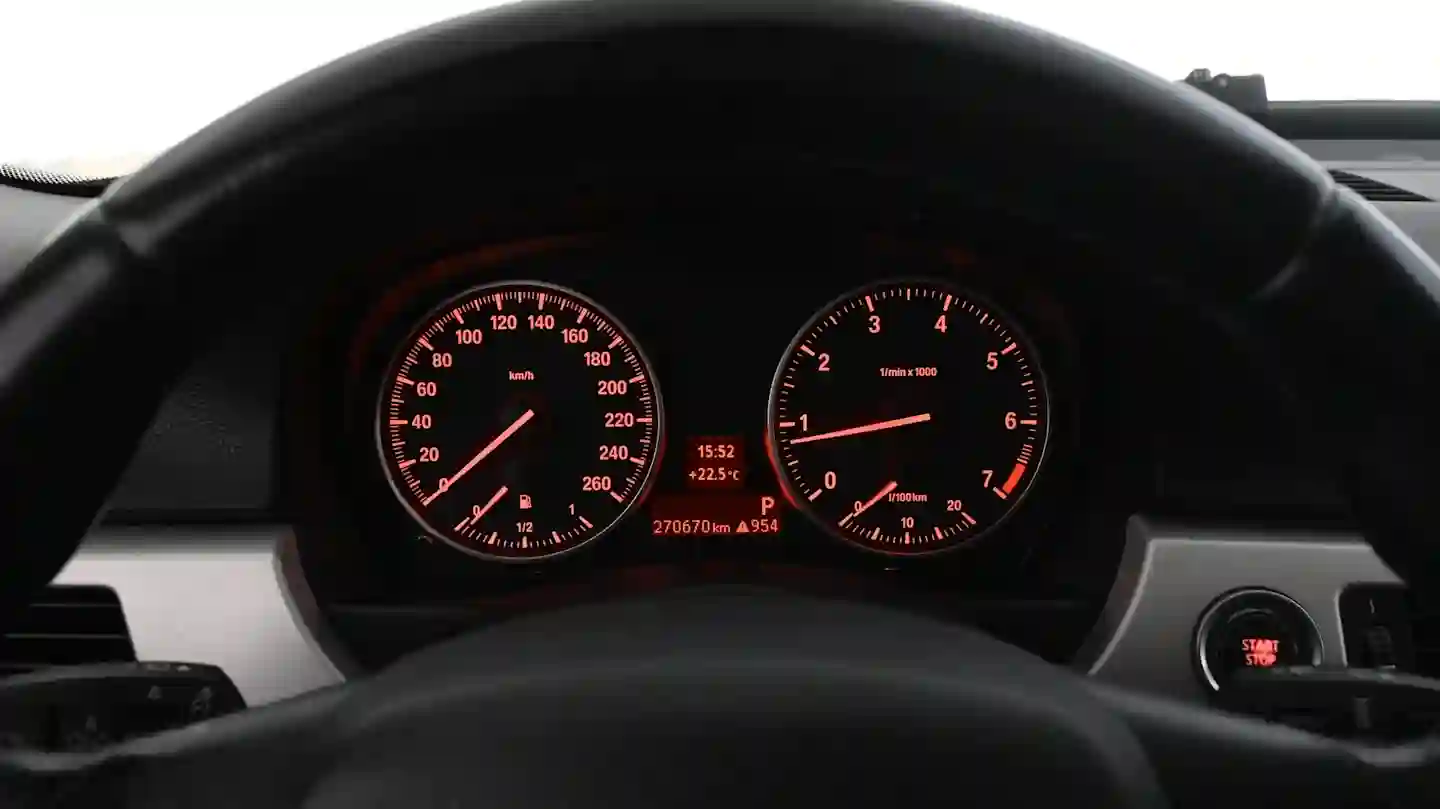 Car Image - 3PxLrYTDVwrmKaGubjnF9d