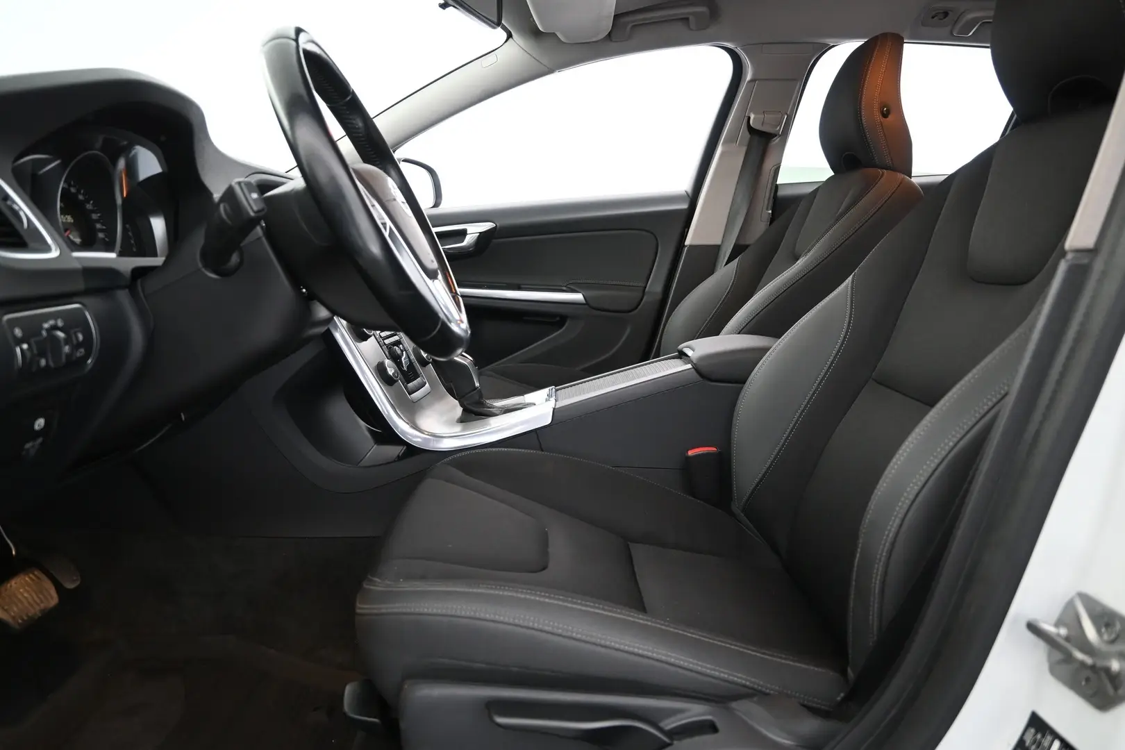 Car Image - 1KYx4WvGpl74DM01GnhlTq
