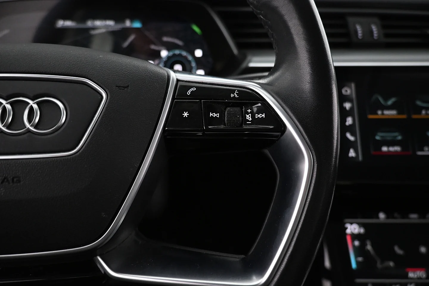 Car Image - 3oybUdBvGjiW7gJNkC1Sdw