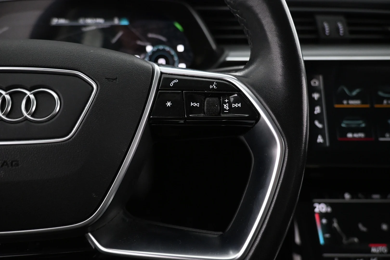 Car Image - 3oybUdBvGjiW7gJNkC1Sdw