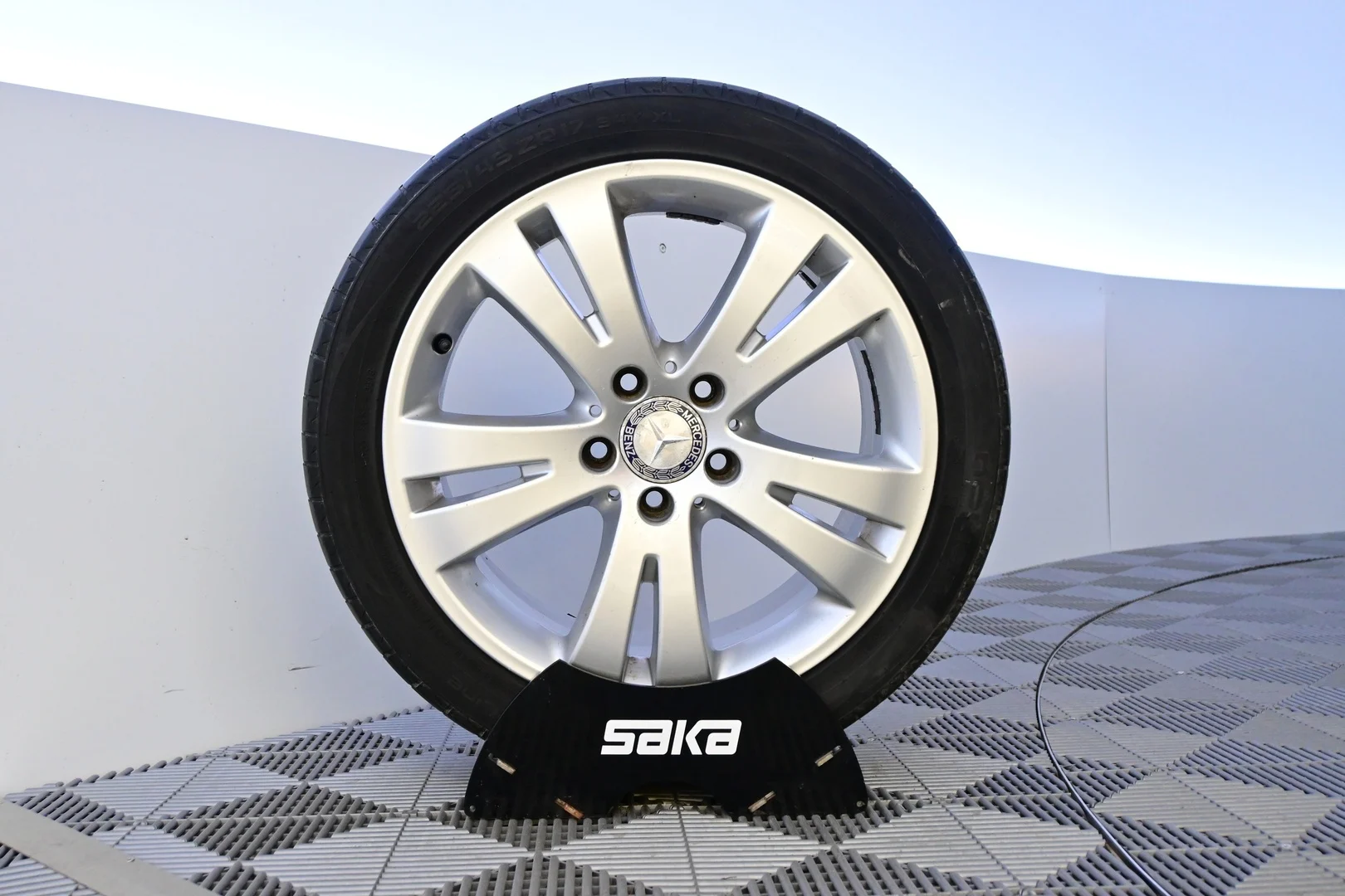 Car Image - FfJg25b9Xiv3dwdtf8XGD