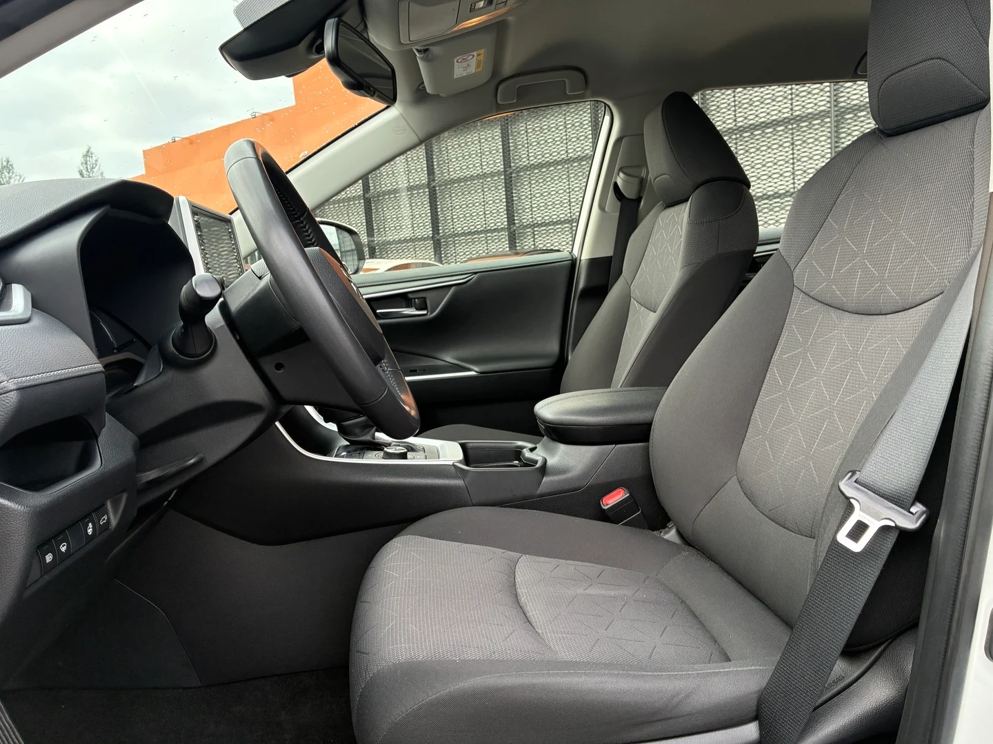 Car Image - 2o0QTlzEWEVx12GieVGT08