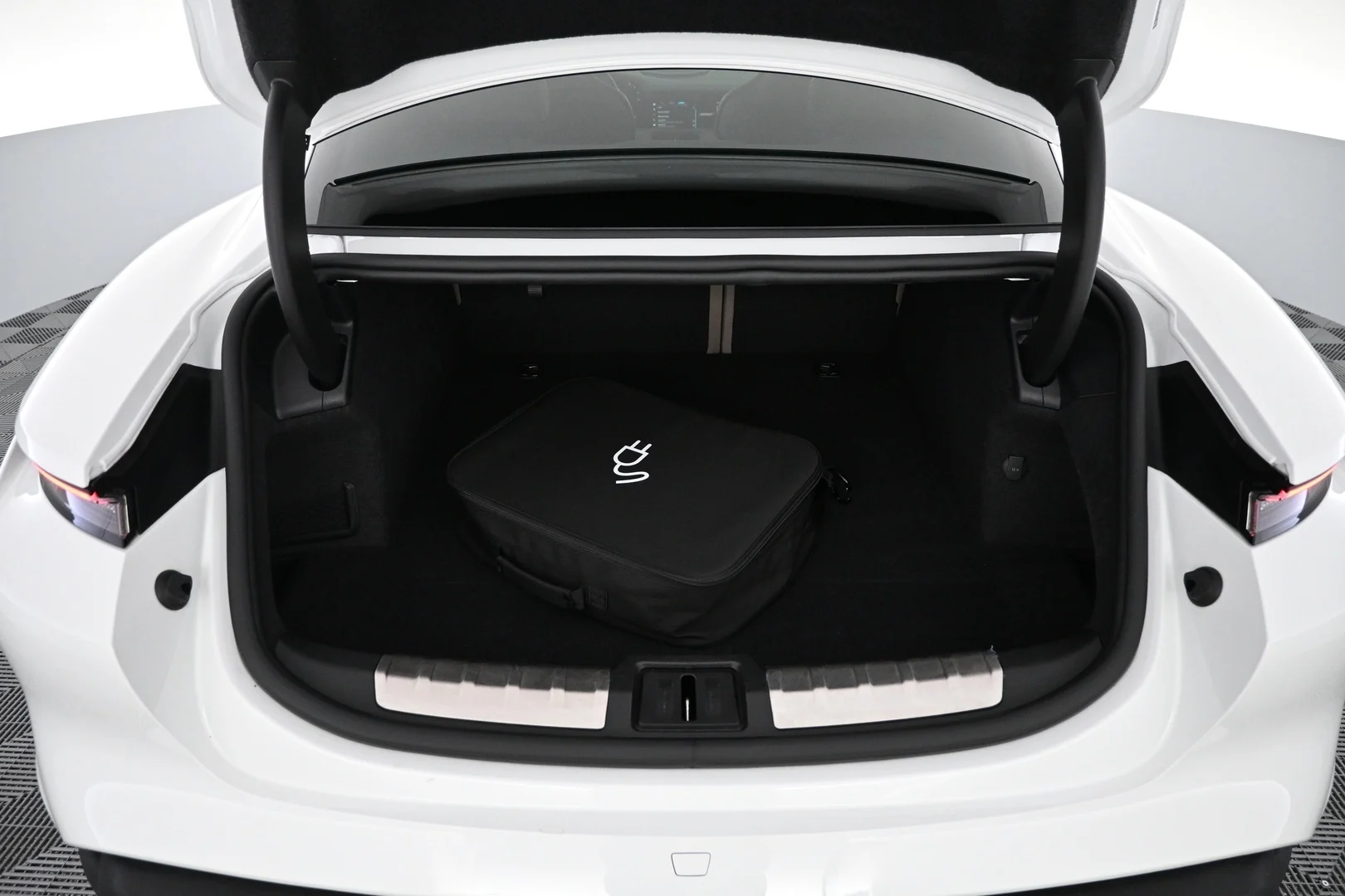 Car Image - 6KqlL8gfHCh9YibXSw3ILQ