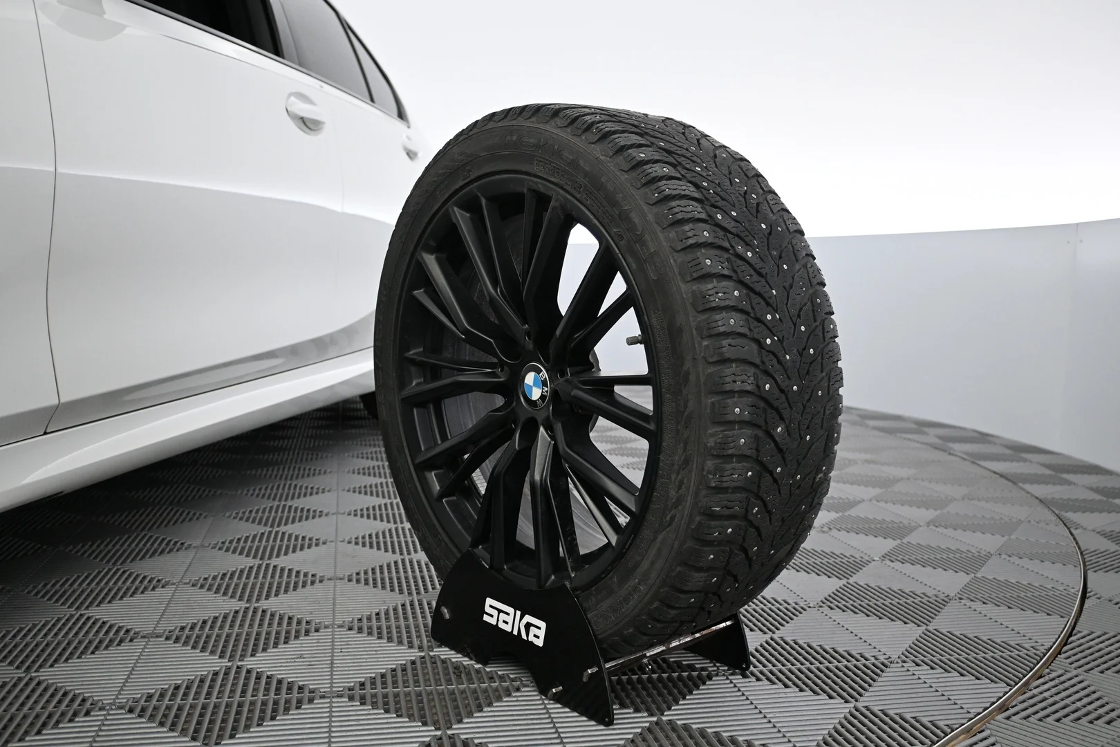 Car Image - 3hjxj8iRFGHO3WVbNedRHG