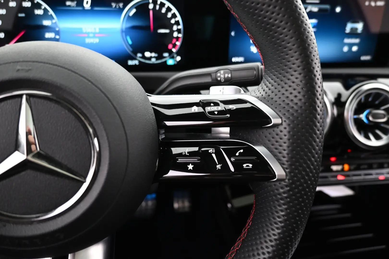 Car Image - 43PQeRfXP39OisKjF8hBln