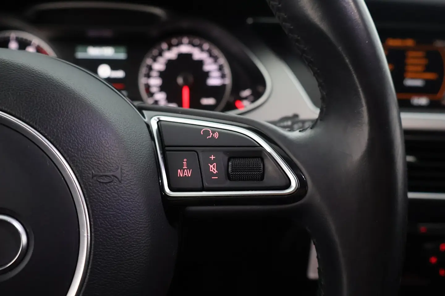 Car Image - 7HzJIOJfSh5kYWFG3XE5Kp