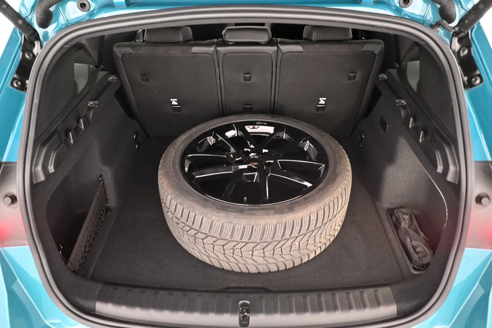 Car Image - 1rfRLLBxdkRJPgHV6NEvNT