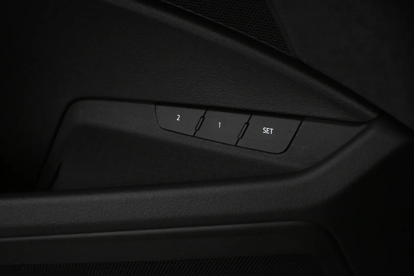 Car Image - 1Jx7JLmWcAs2D2pMn0isEH