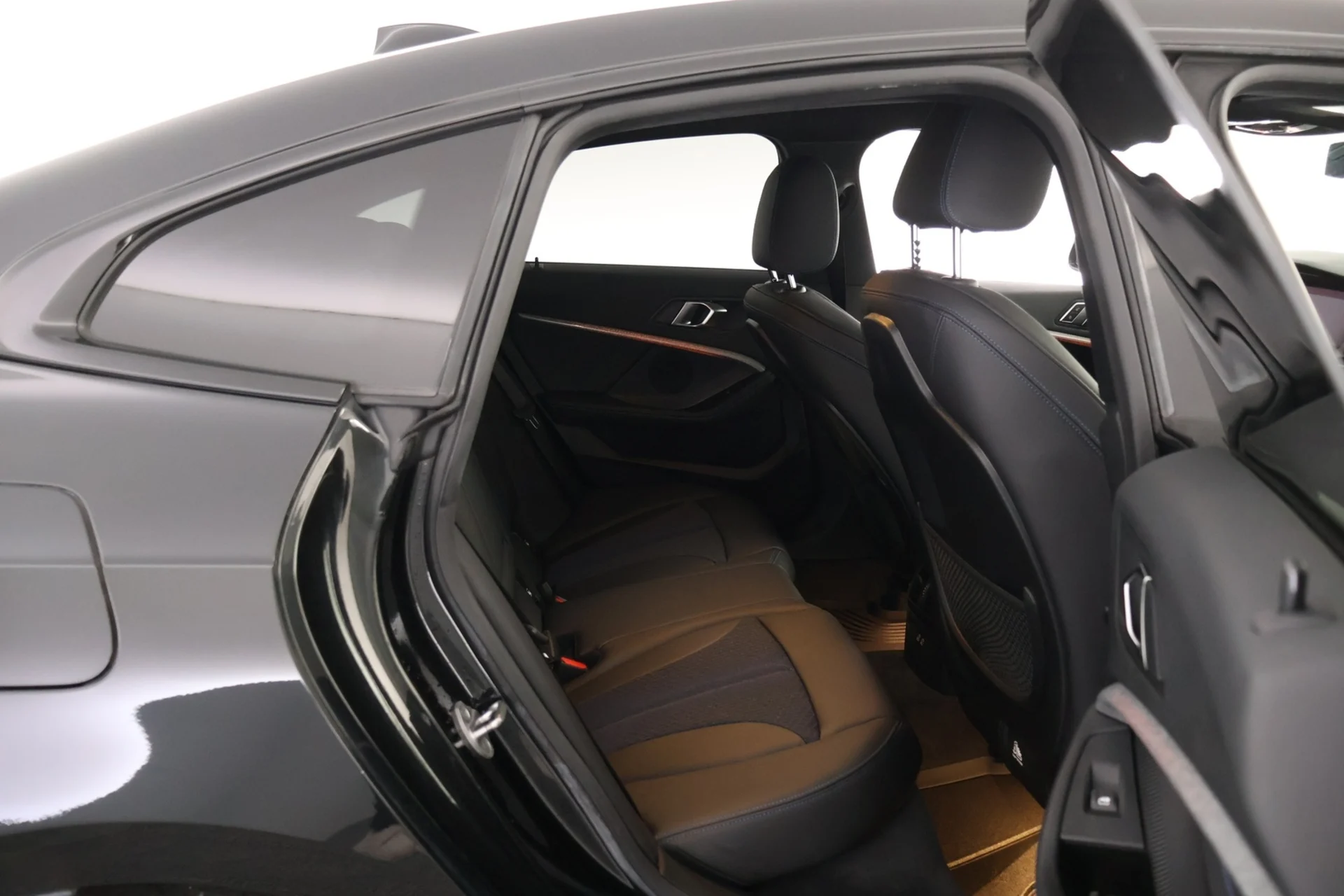 Car Image - 6Rxit3SbP7rqbuVOMOz8S3