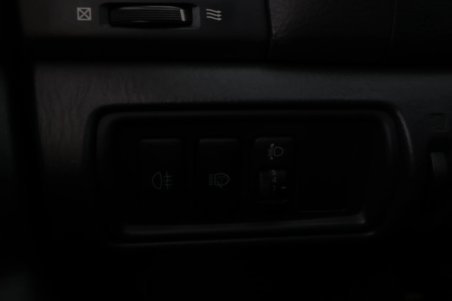 Car Image - 3rfJ7HW2PKmB9lzoXJnuSM