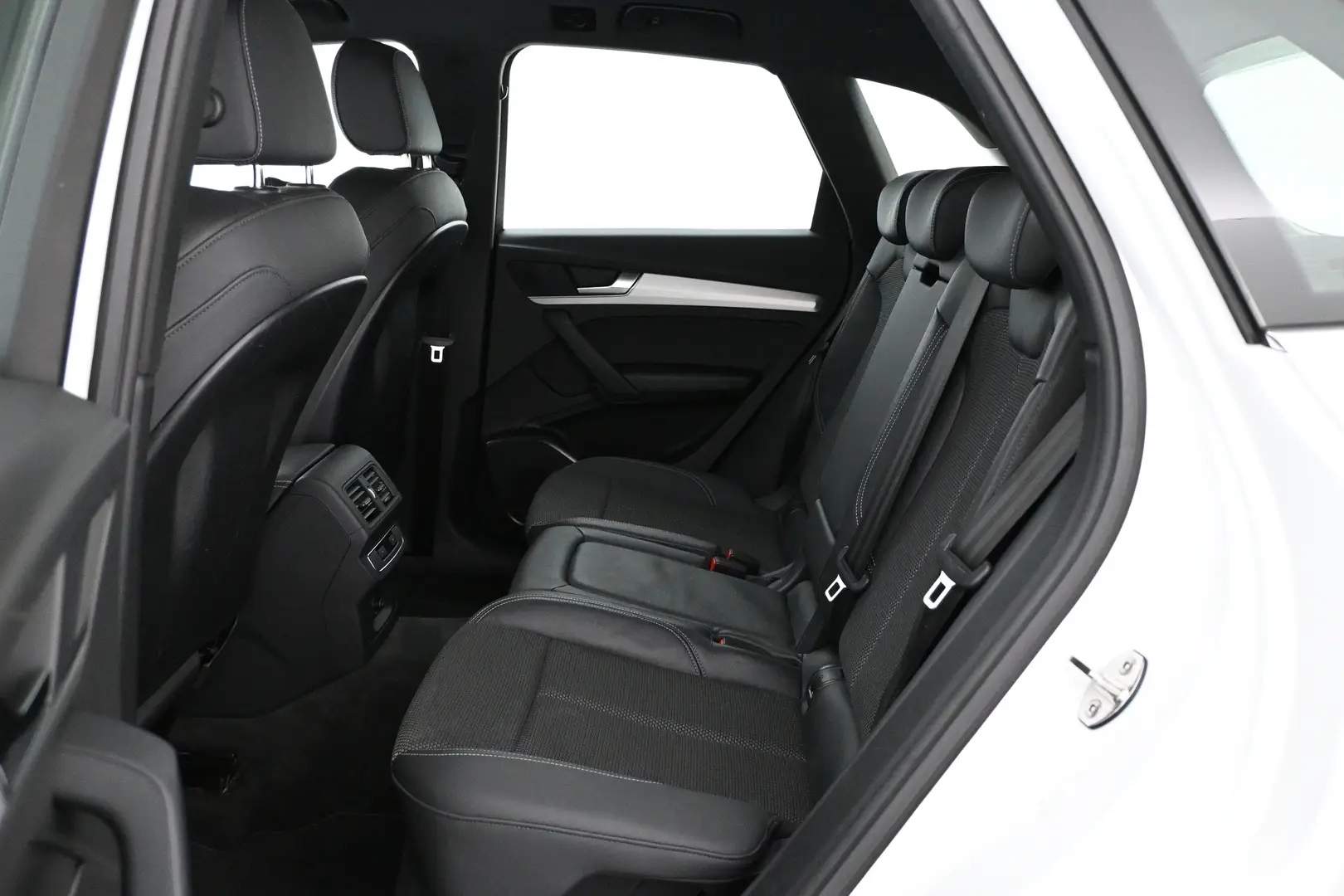 Car Image - 1tMMgqextXhzjJTascc7JB