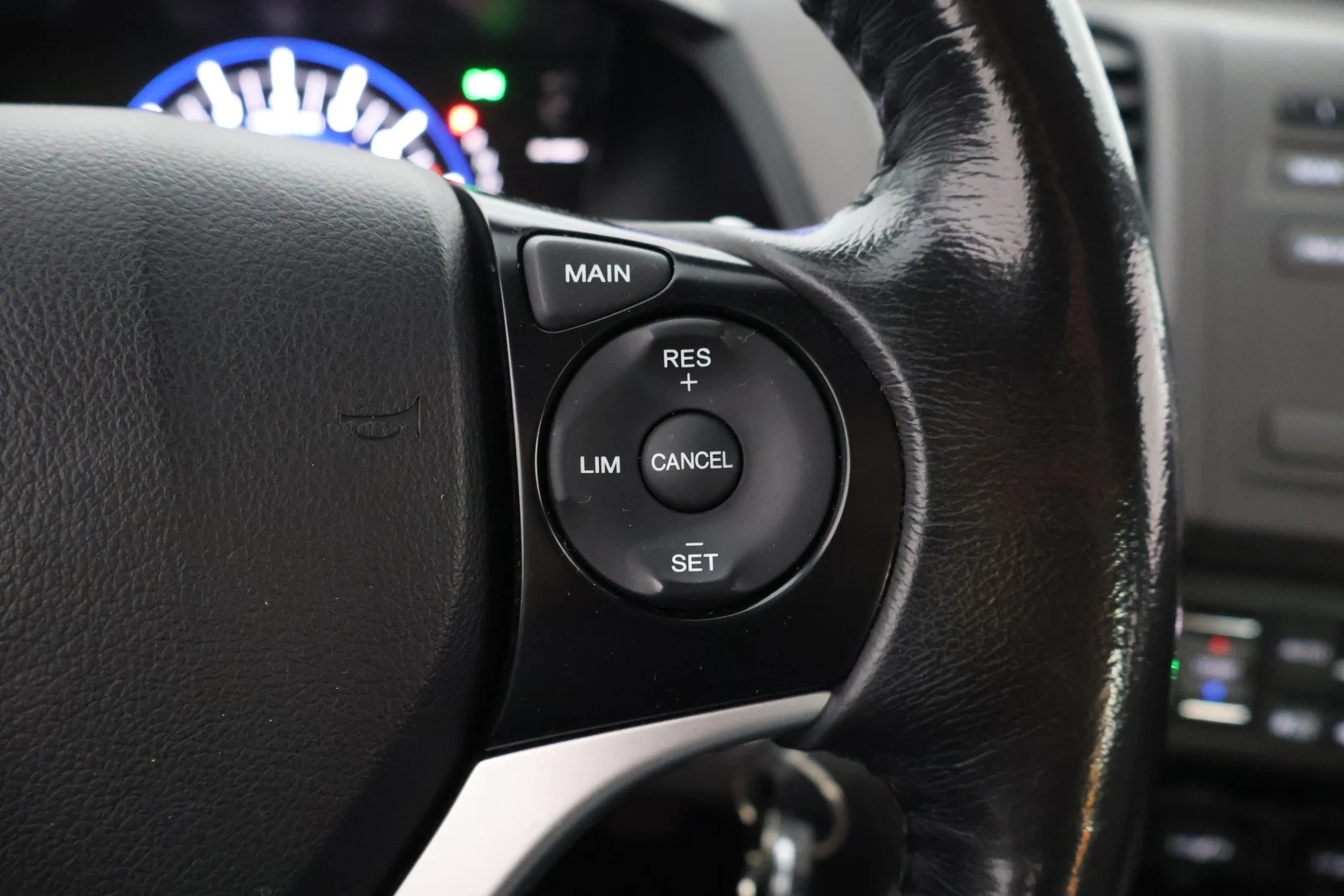 Car Image - 2bYbWG85PbLUVB0BaFHQb1