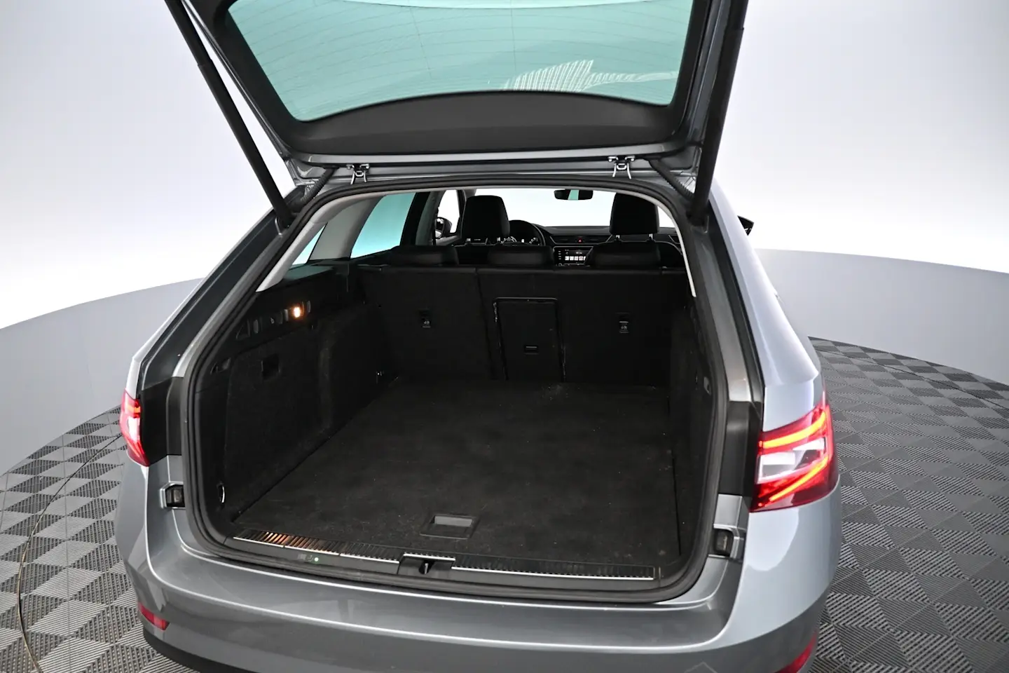 Car Image - 3Ys8Dvk4iLEfbnjJ4UrdPg