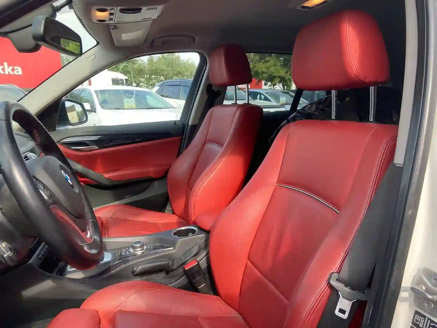 Car Image - xQtD4Z5BuJfAoDk54j3oY